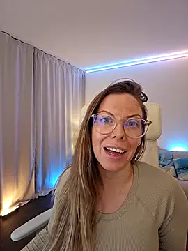 novaforyou1 online show from February 8, 2026, 2:37 pm