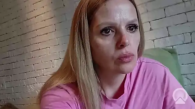 Snapshot of Angel_girllovemy chatting on February 14, 2026, 7:30 am Angel girllovemy online show from February 14, 2026, 7:30 am