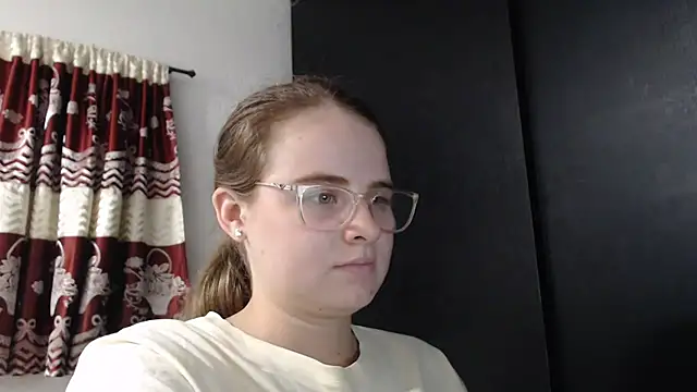 HellenMiyer1111 online show from November 10, 2025, 4:45 pm