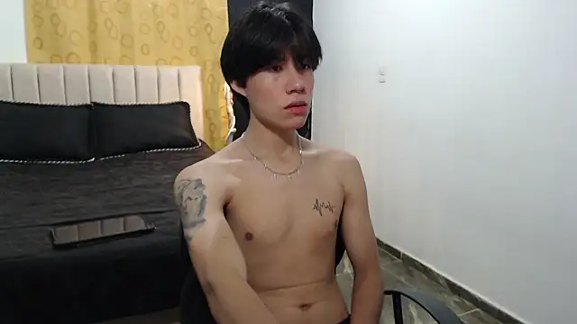 Snapshot of Elio-cam chatting on February 19, 2025, 8:22 am Elio-cam online show from February 19, 2025, 8:22 am