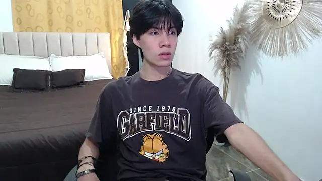 Snapshot of Elio-cam chatting on November 21, 2025, 4:33 am Elio-cam online show from November 21, 2025, 4:33 am