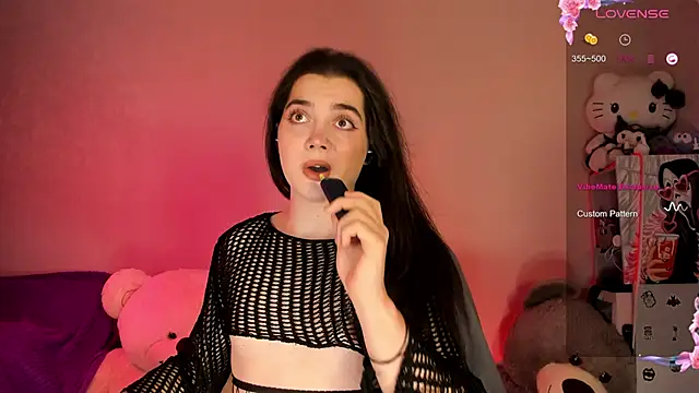 YsabellViveris online show from October 10, 2025, 1:45 pm