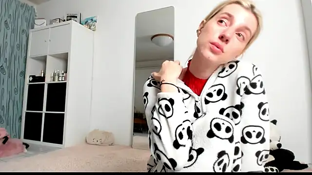 KenzieDawton online show from February 24, 2025, 6:16 am