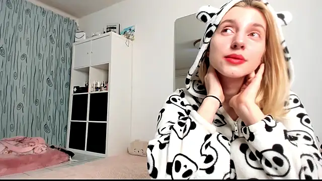 KenzieDawton online show from January 19, 2025, 5:15 am