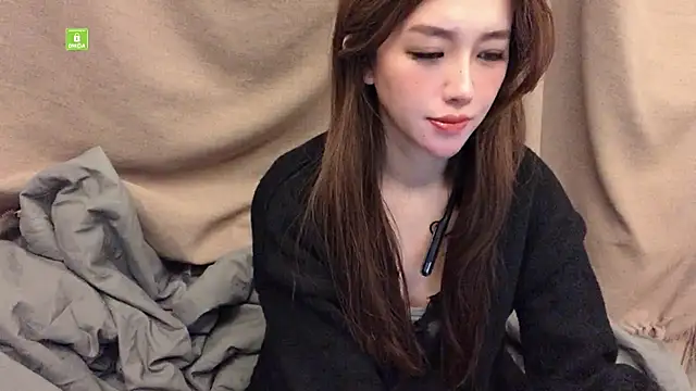 Tw Zoella online show from January 15, 2025, 2:13 pm