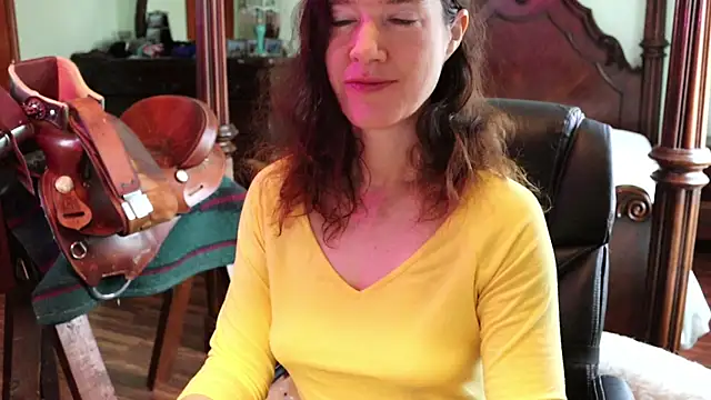 thornburyrose online show from March 25, 2026, 2:05 pm