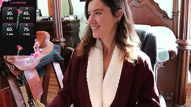 Snapshot of thornburyrose chatting on February 17, 2025, 8:27 pm thornburyrose online show from February 17, 2025, 8:27 pm