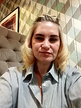 JennyOMay online show from March 25, 2026, 5:51 am