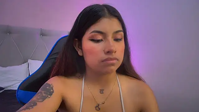 ChantalPetit online show from September 20, 2025, 4:23 pm