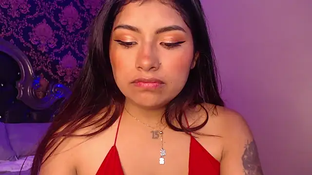 ChantalPetit online show from December 3, 2025, 5:45 pm