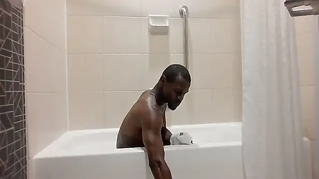 Maculine Stayr online show from April 4, 2026, 2:29 am