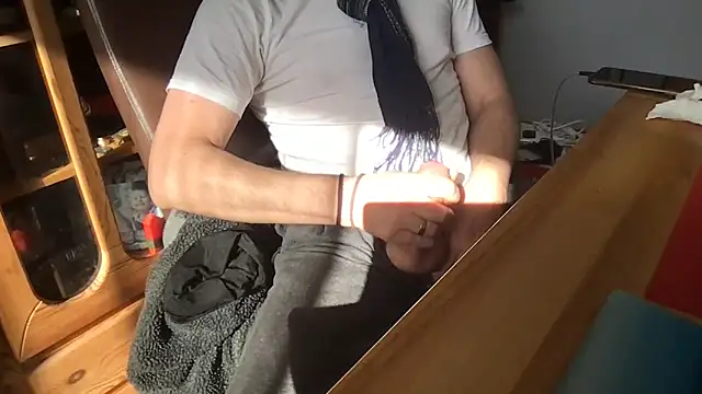 Snapshot of owlbimaik@xh chatting on February 27, 2026, 10:26 am owlbimaikxh online show from February 27, 2026, 10:26 am