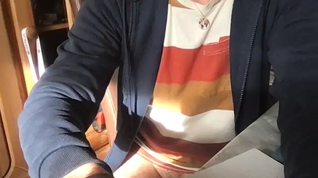 owlbimaikxh online show from October 31, 2025, 9:50 am