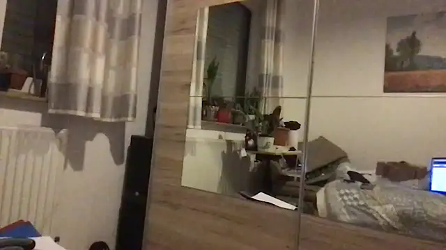 Snapshot of owlbimaik@xh chatting on April 6, 2026, 7:04 pm owlbimaikxh online show from April 6, 2026, 7:04 pm