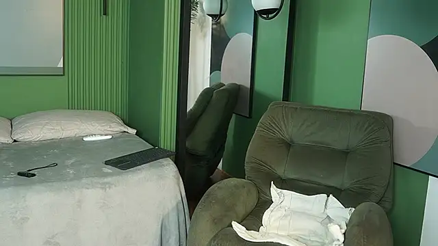 kelly thomson online show from April 2, 2026, 3:30 pm