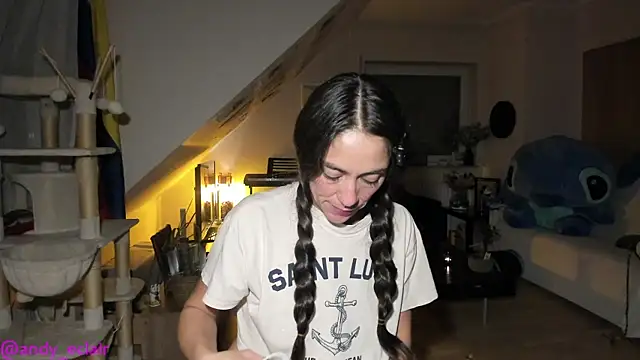 tinny williams online show from October 15, 2025, 4:33 am