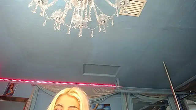 ADRIANNA FOX online show from January 17, 2026, 7:34 am