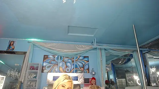 ADRIANNA FOX online show from February 7, 2026, 1:02 am