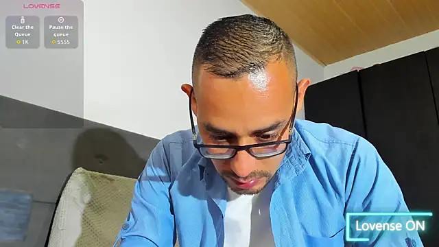 Snapshot of jhonyalzate2 chatting on January 14, 2026, 4:16 am jhonyalzate2 online show from January 14, 2026, 4:16 am