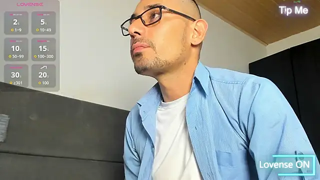 jhonyalzate2 online show from May 22, 2026, 2:20 am