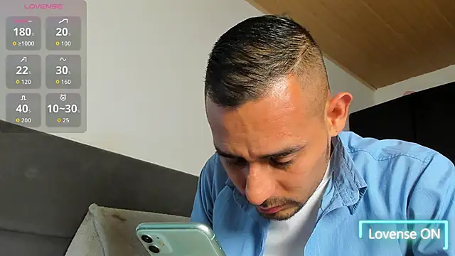 jhonyalzate2 online show from March 6, 2026, 3:12 am