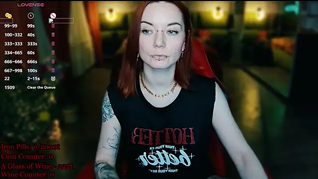 MaxPhoenixx online show from April 28, 2026, 6:45 pm