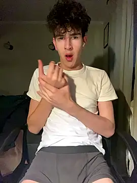 Snapshot of Andrei_992 chatting on January 15, 2026, 3:26 pm Andrei 992 online show from January 15, 2026, 3:26 pm