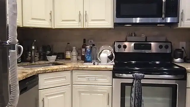 BigGuyMuscle online show from April 9, 2026, 8:59 pm