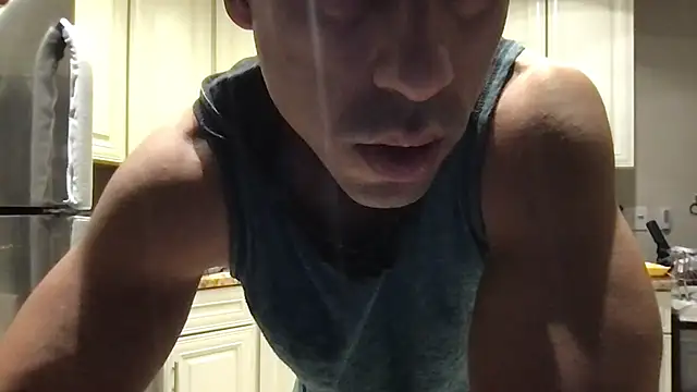 Snapshot of BigGuyMuscle chatting on December 22, 2025, 1:17 am BigGuyMuscle online show from December 22, 2025, 1:17 am