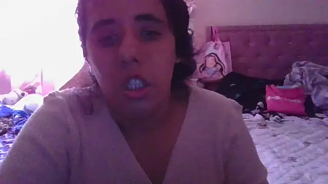 annarose19 online show from February 13, 2026, 7:36 pm