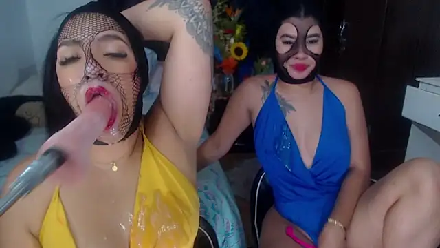 Snapshot of Sharlottee chatting on December 18, 2024, 2:32 am Sharlottee online show from December 18, 2024, 2:32 am