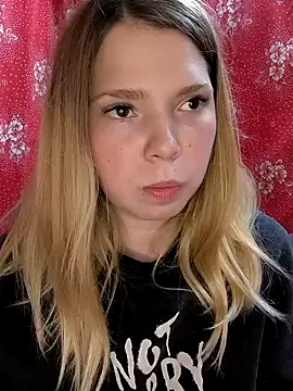 Zuli Kiska online show from October 23, 2025, 8:29 pm