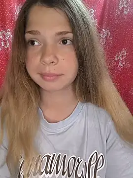Snapshot of Zuli_Kiska chatting on July 9, 2026, 10:26 am Zuli Kiska online show from July 9, 2026, 10:26 am