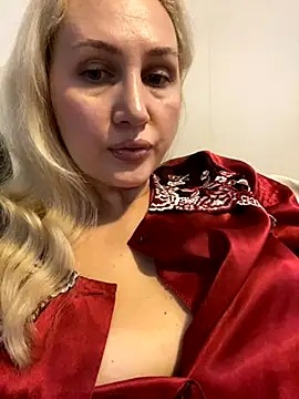 YourBlondee online show from November 6, 2025, 1:53 am