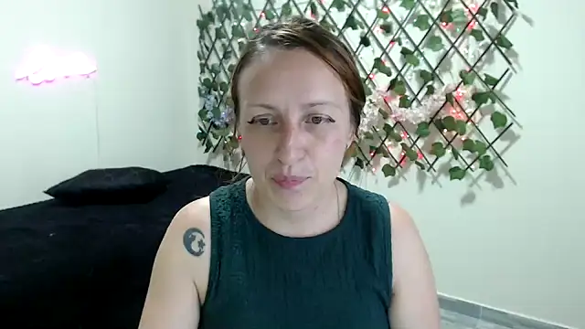 Snapshot of kittykalor09 chatting on May 18, 2026, 12:22 am kittykalor09 online show from May 18, 2026, 12:22 am