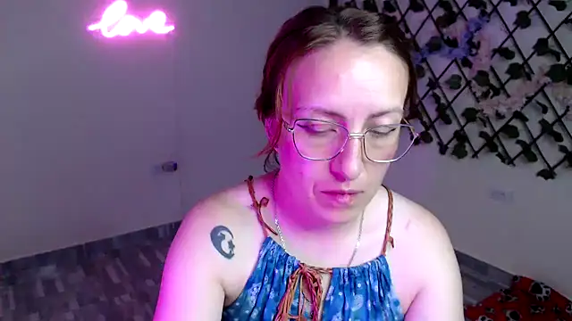 Snapshot of kittykalor09 chatting on April 21, 2026, 12:45 pm kittykalor09 online show from April 21, 2026, 12:45 pm