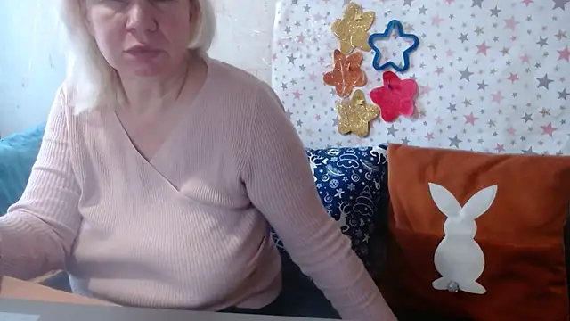 Snapshot of QueenLana chatting on February 2, 2026, 6:34 am QueenLana online show from February 2, 2026, 6:34 am