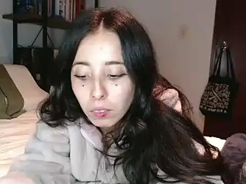 Snapshot of babyluna_8_8 chatting on December 5, 2024, 12:47 am babyluna 8 8 online show from December 5, 2024, 12:47 am