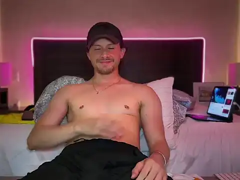 mcklister kinky feets online show from March 30, 2026, 5:09 am