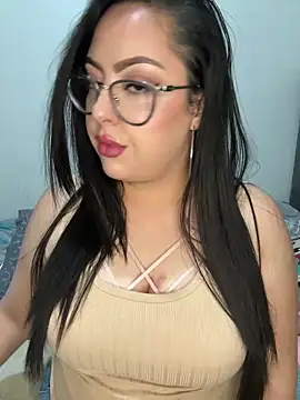MileyGia online show from May 27, 2026, 2:19 am