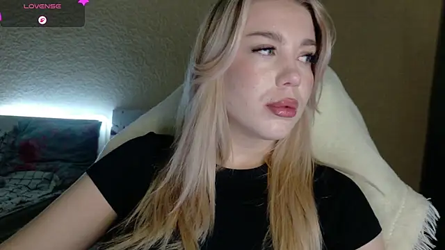 ariashaa online show from December 3, 2025, 3:22 pm