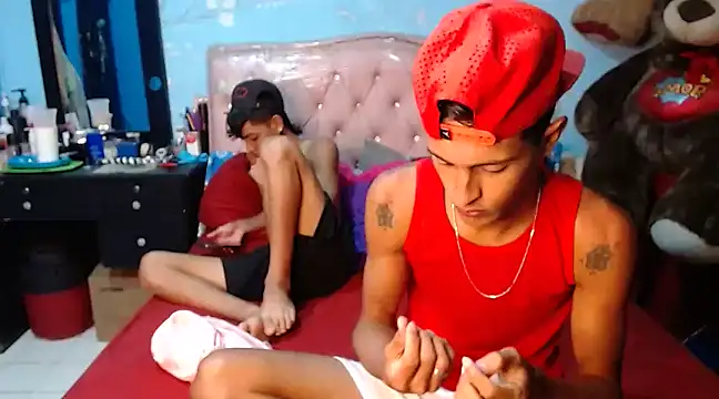 gustavo saaled19 online show from December 11, 2024, 11:32 pm