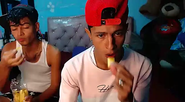 gustavo saaled19 online show from December 13, 2024, 11:39 pm