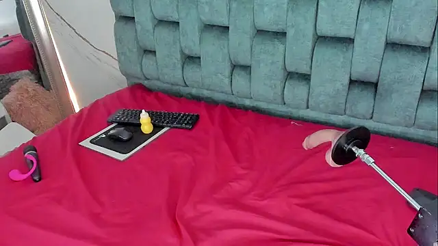 Snapshot of IsiisLovei chatting on February 24, 2026, 2:51 pm IsiisLovei online show from February 24, 2026, 2:51 pm