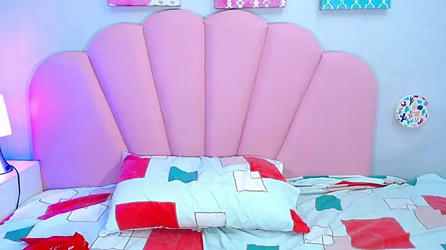 Snapshot of TehaniBrown chatting on December 11, 2024, 12:33 am TehaniBrown online show from December 11, 2024, 12:33 am