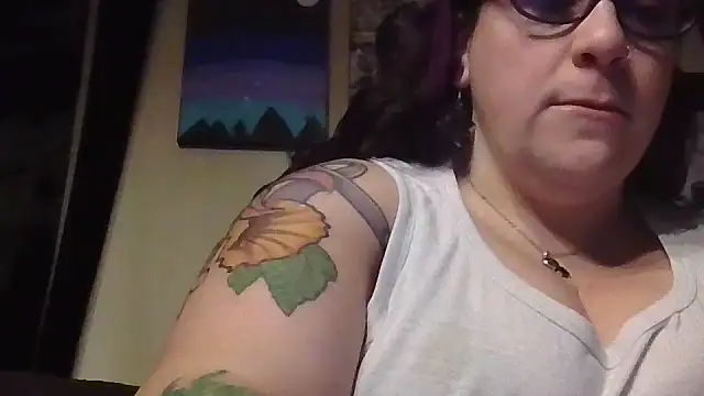 GothyBaby online show from December 1, 2025, 6:20 pm