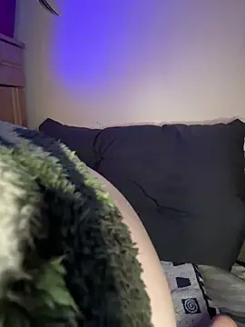 MenaDreadfull online show from December 19, 2025, 4:09 pm