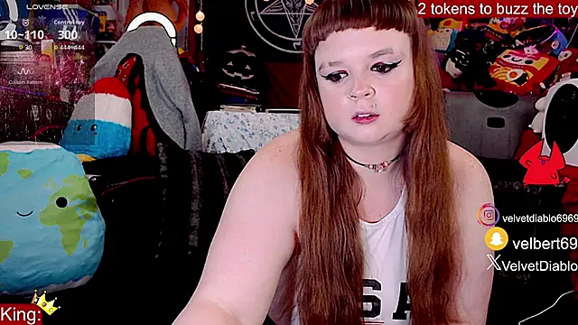 Snapshot of VelvetDiablo chatting on July 4, 2026, 12:28 am VelvetDiablo online show from July 4, 2026, 12:28 am
