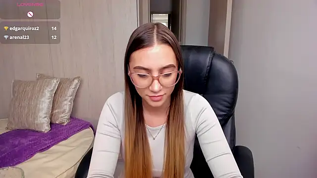 Snapshot of StacyConner chatting on September 17, 2025, 8:33 pm StacyConner online show from September 17, 2025, 8:33 pm