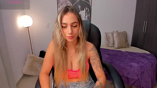 Snapshot of StacyConner chatting on March 18, 2025, 11:53 pm StacyConner online show from March 18, 2025, 11:53 pm